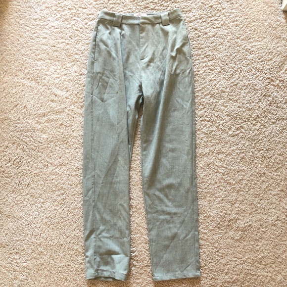 not so business pants - Picture 2 of 3